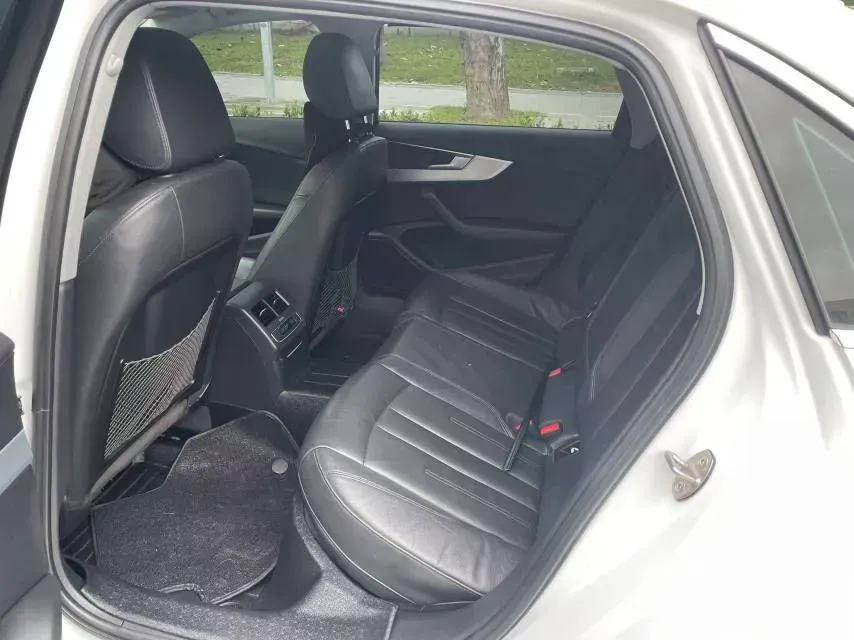 2019 Audi A4L 2.0T 190HP L4 7DCT,autocango,china used car exporter,china ev exporter,chinese used car exporter,chinese used ev exporter