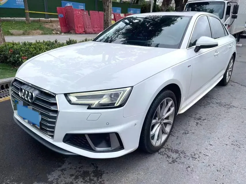 2019 Audi A4L 2.0T 190HP L4 7DCT,autocango,china used car exporter,china ev exporter,chinese used car exporter,chinese used ev exporter
