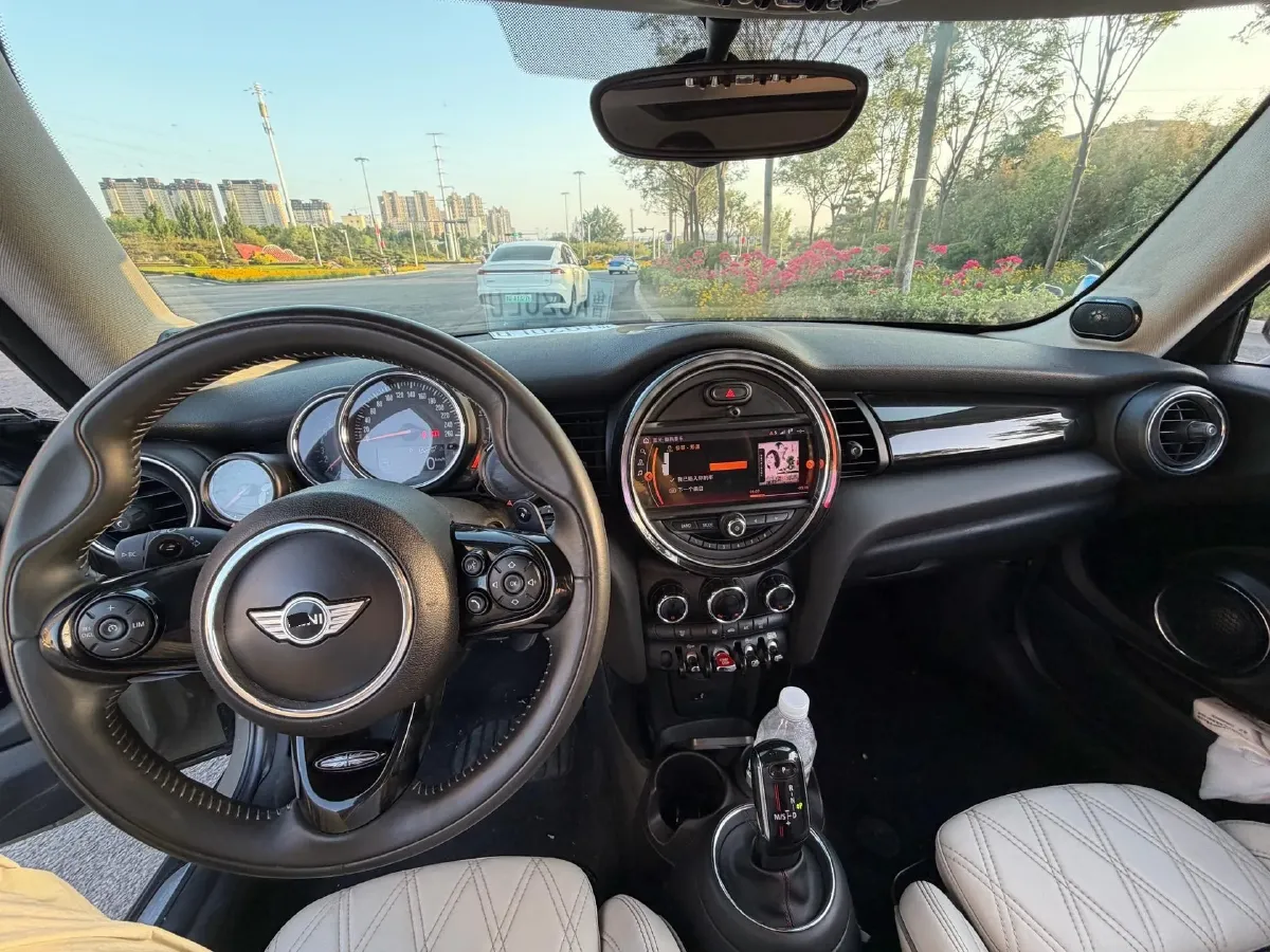 2019 MINI MINI 2.0T 192HP L4 7DCT,autocango,china used car exporter,china ev exporter,chinese used car exporter,chinese used ev exporter