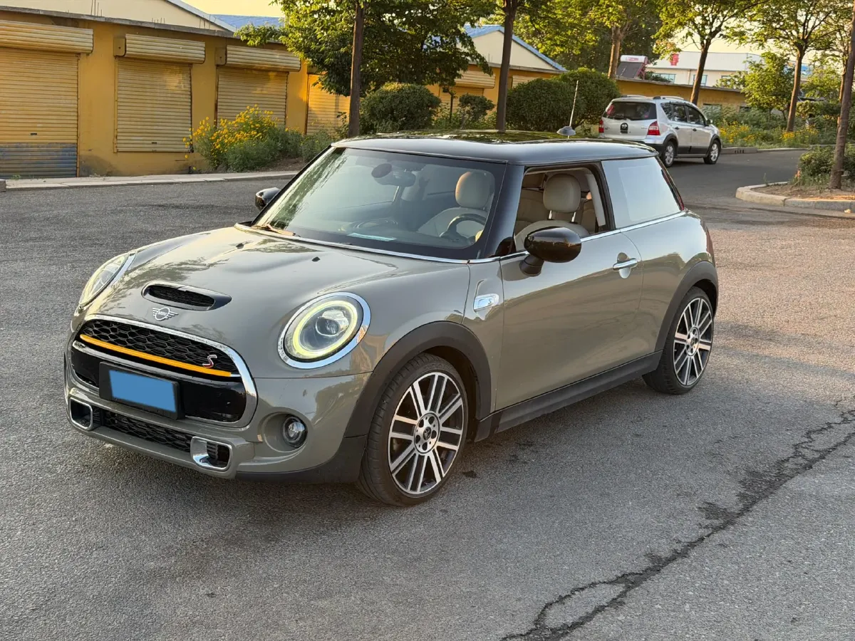 2019 MINI MINI 2.0T 192HP L4 7DCT,autocango,china used car exporter,china ev exporter,chinese used car exporter,chinese used ev exporter