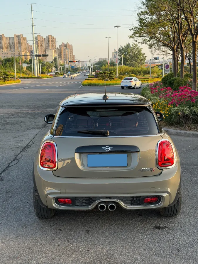 2019 MINI MINI 2.0T 192HP L4 7DCT,autocango,china used car exporter,china ev exporter,chinese used car exporter,chinese used ev exporter