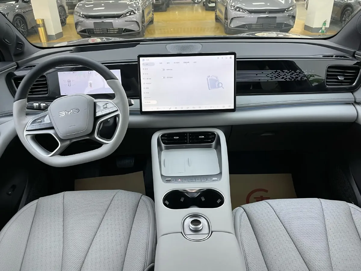 2025 LanDian E5 PLUS 1.5L 95HP L4 E-CVT PHEV,autocango,china used car exporter,china ev exporter,chinese used car exporter,chinese used ev exporter