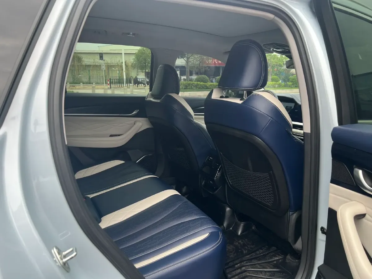 2022 Citroen C5 X 1.6T 175HP L4 8AT,autocango,china used car exporter,china ev exporter,chinese used car exporter,chinese used ev exporter