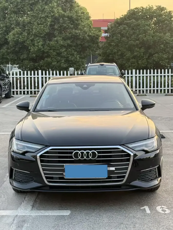 2021 Audi A6L 2.0T 190HP L4 7DCT,autocango,china used car exporter,china ev exporter,chinese used car exporter,chinese used ev exporter