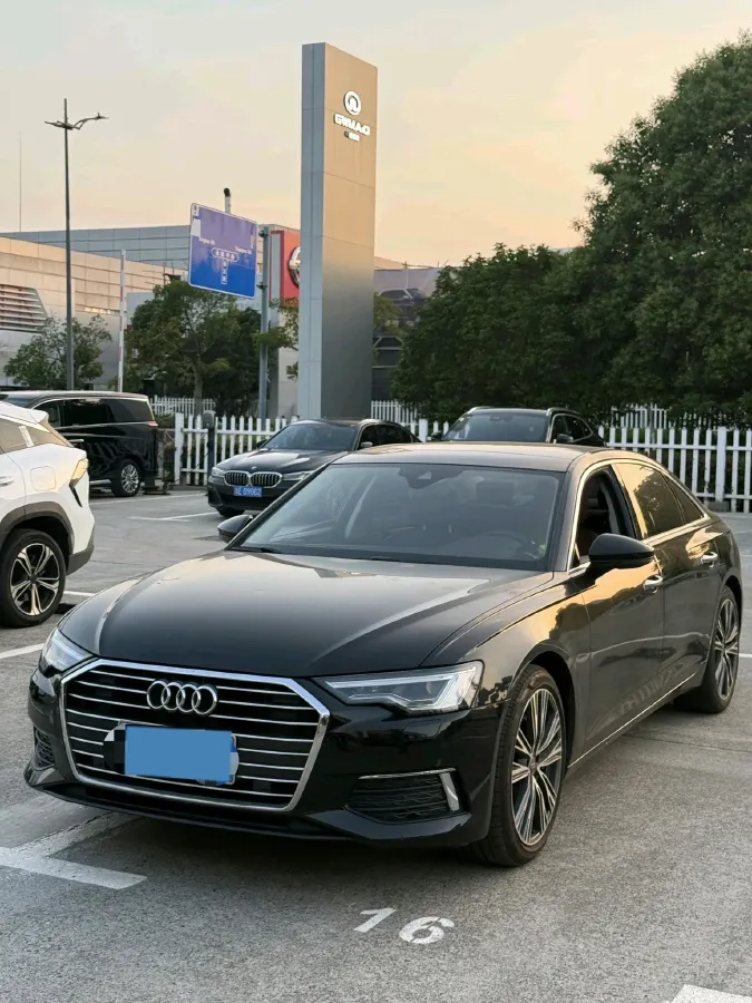 2021 Audi A6L 2.0T 190HP L4 7DCT,autocango,china used car exporter,china ev exporter,chinese used car exporter,chinese used ev exporter