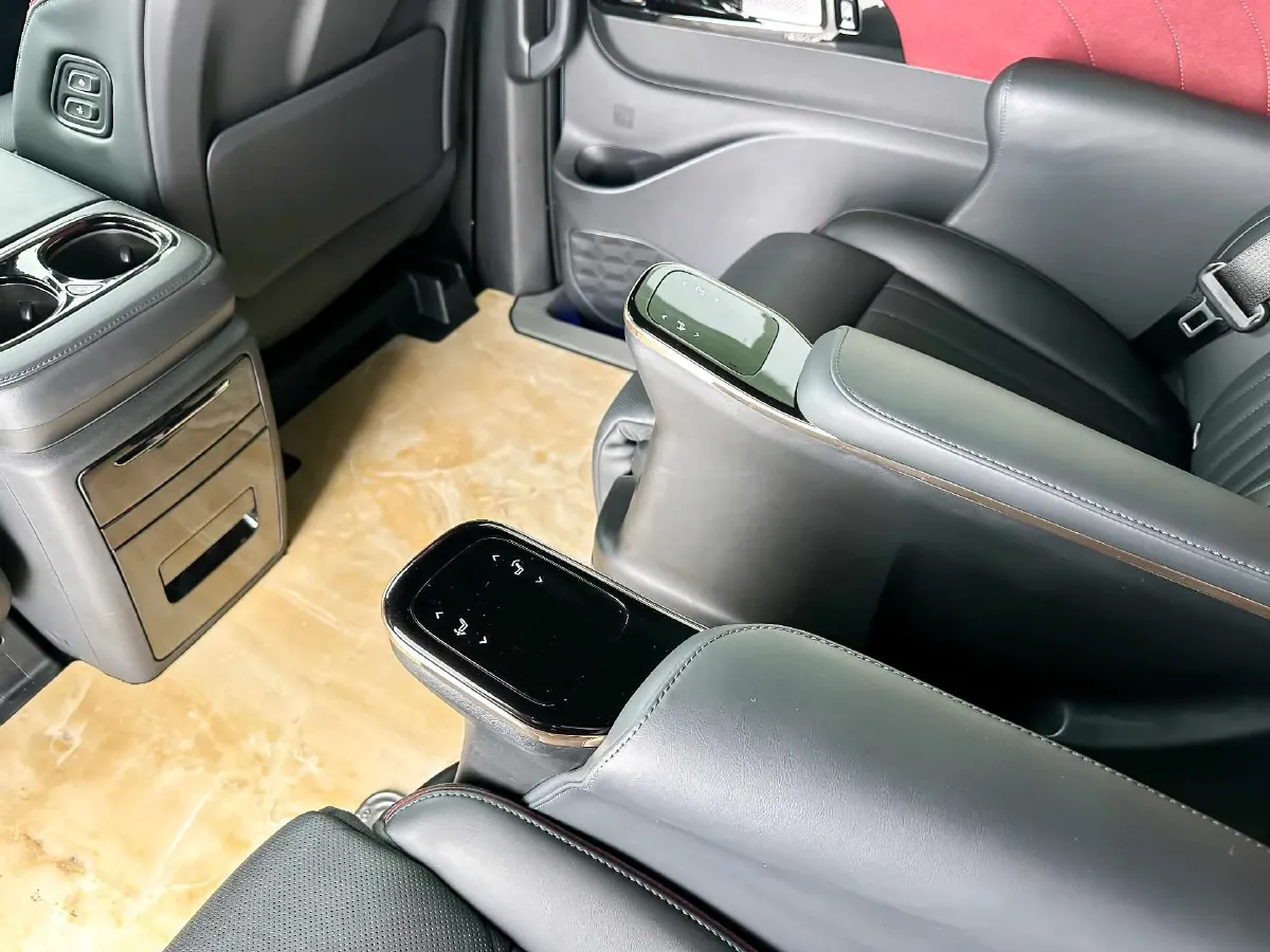 2023 GAC Trumpchi M8 2.0T 190HP L4 E-CVT Hybrid,autocango,china used car exporter,china ev exporter,chinese used car exporter,chinese used ev exporter