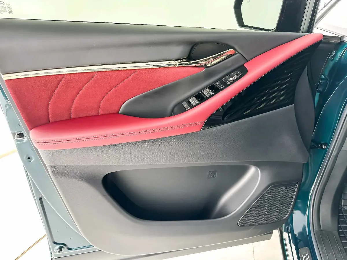 2023 GAC Trumpchi M8 2.0T 190HP L4 E-CVT Hybrid,autocango,china used car exporter,china ev exporter,chinese used car exporter,chinese used ev exporter