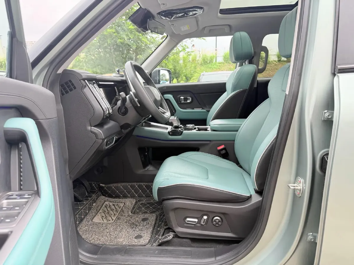 2025 Jetour Traveller 2.0T 254HP L4 7DCT,autocango,china used car exporter,china ev exporter,chinese used car exporter,chinese used ev exporter