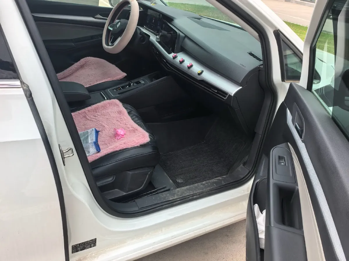 2023 Volkswagen Golf 1.4T 150HP L4 7DCT,autocango,china used car exporter,china ev exporter,chinese used car exporter,chinese used ev exporter