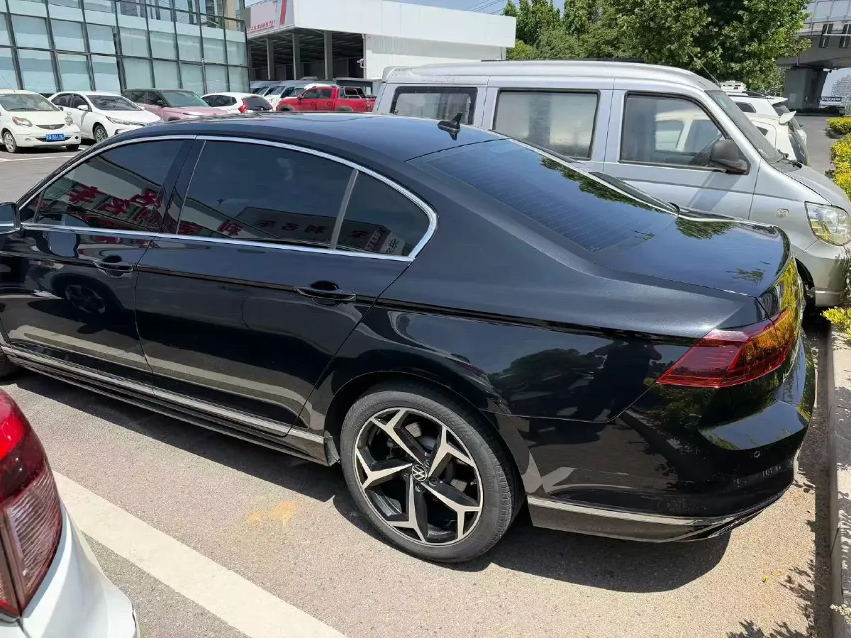 2023 Volkswagen Magotan 2.0T 186HP L4 7DCT,autocango,china used car exporter,china ev exporter,chinese used car exporter,chinese used ev exporter