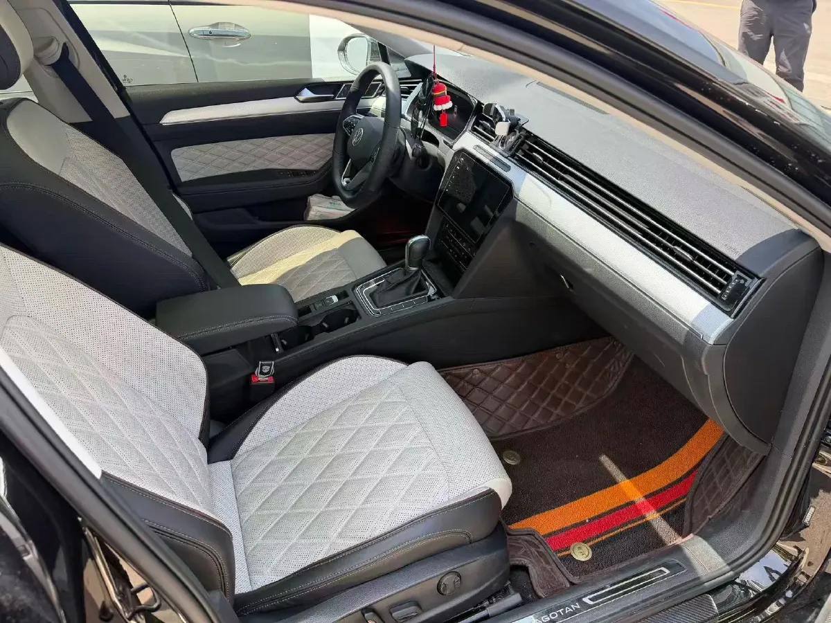 2023 Volkswagen Magotan 2.0T 186HP L4 7DCT,autocango,china used car exporter,china ev exporter,chinese used car exporter,chinese used ev exporter