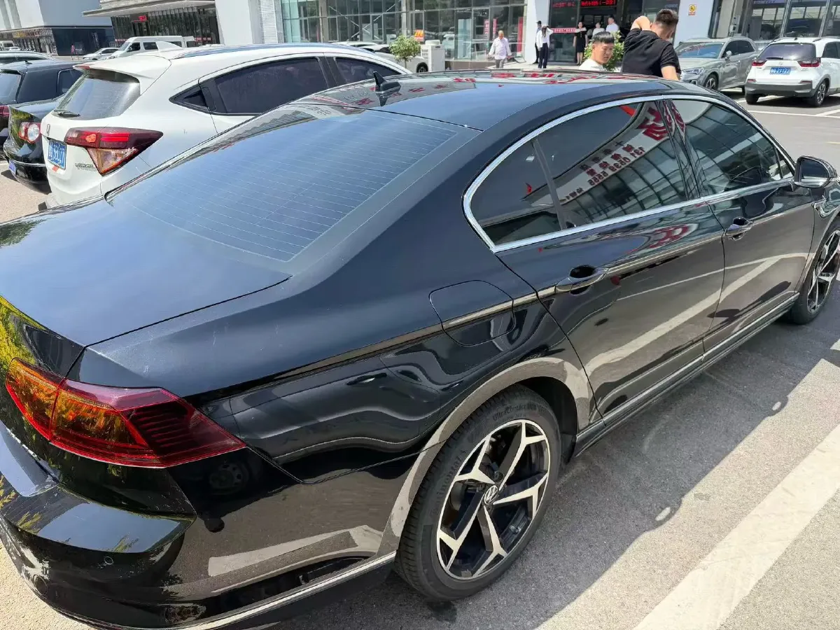 2023 Volkswagen Magotan 2.0T 186HP L4 7DCT,autocango,china used car exporter,china ev exporter,chinese used car exporter,chinese used ev exporter