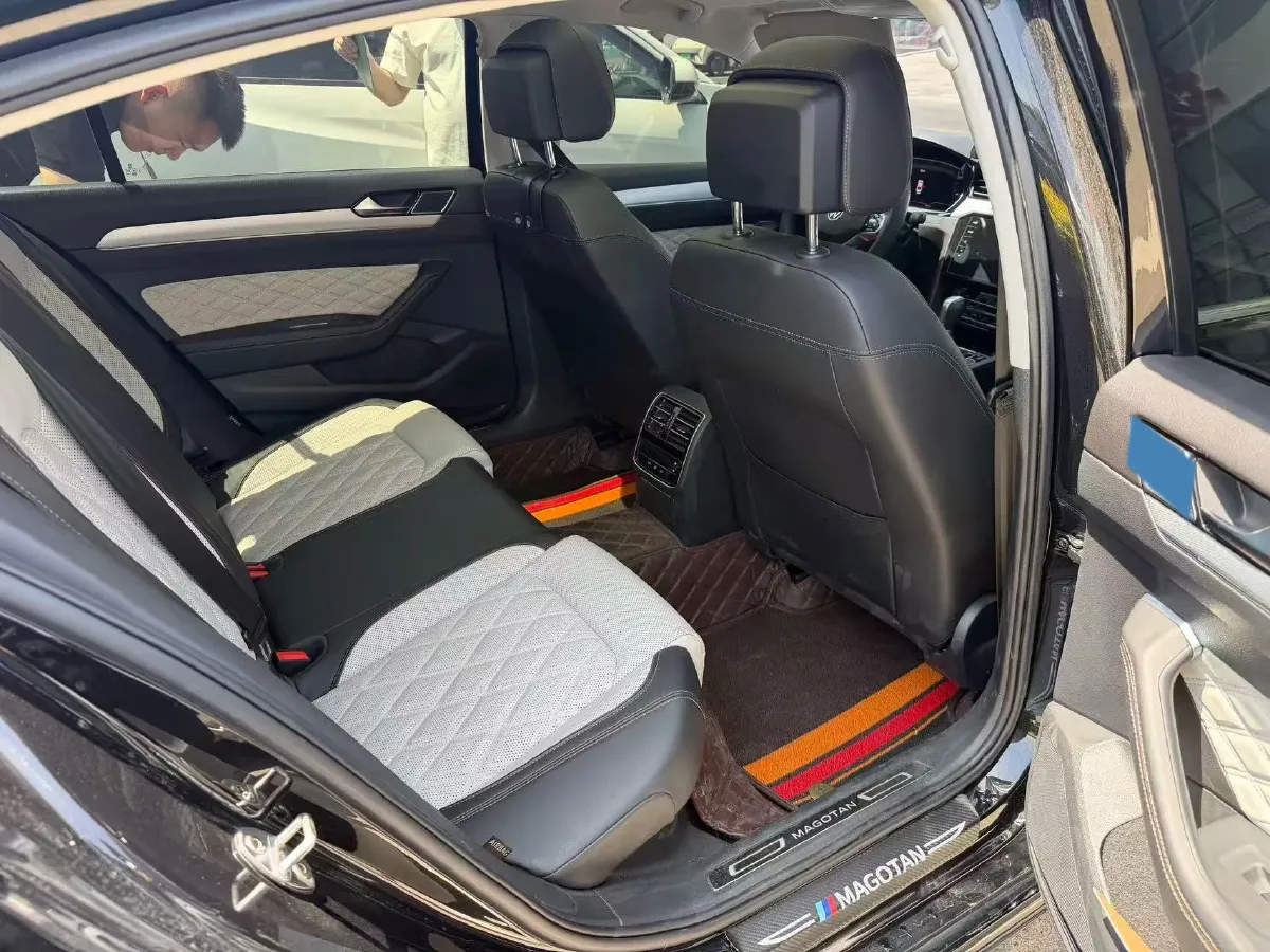 2023 Volkswagen Magotan 2.0T 186HP L4 7DCT,autocango,china used car exporter,china ev exporter,chinese used car exporter,chinese used ev exporter