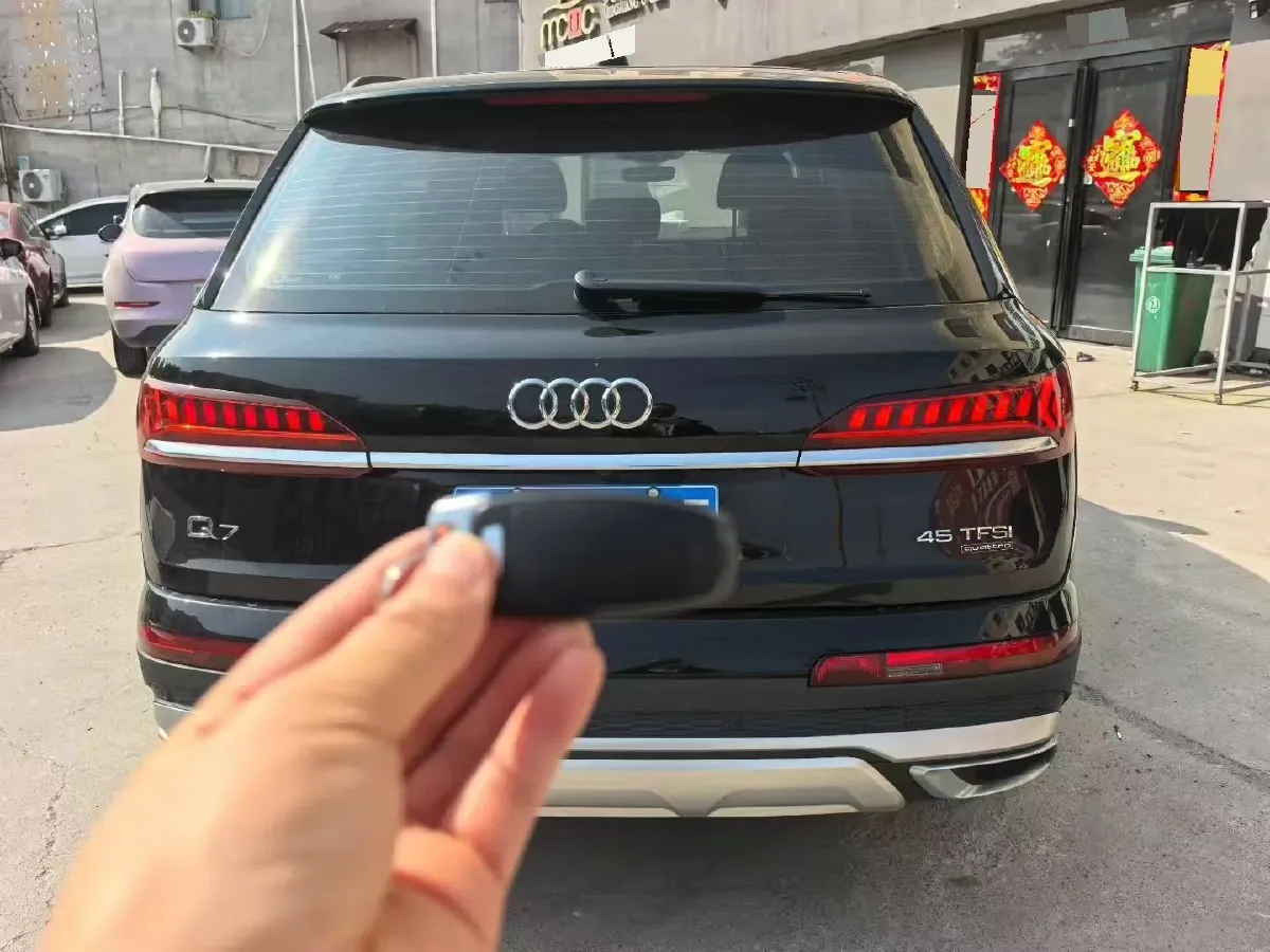 2020 Audi Q7 2.0T 245HP L4 8AT,autocango,china used car exporter,china ev exporter,chinese used car exporter,chinese used ev exporter