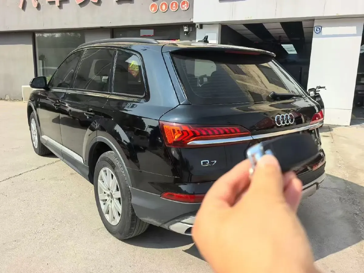 2020 Audi Q7 2.0T 245HP L4 8AT,autocango,china used car exporter,china ev exporter,chinese used car exporter,chinese used ev exporter