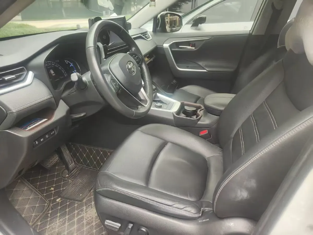 2021 Toyota RAV4 Hybird E+ 2.5L 180HP L4 E-CVT PHEV 15.984KWH,autocango,china used car exporter,china ev exporter,chinese used car exporter,chinese used ev exporter