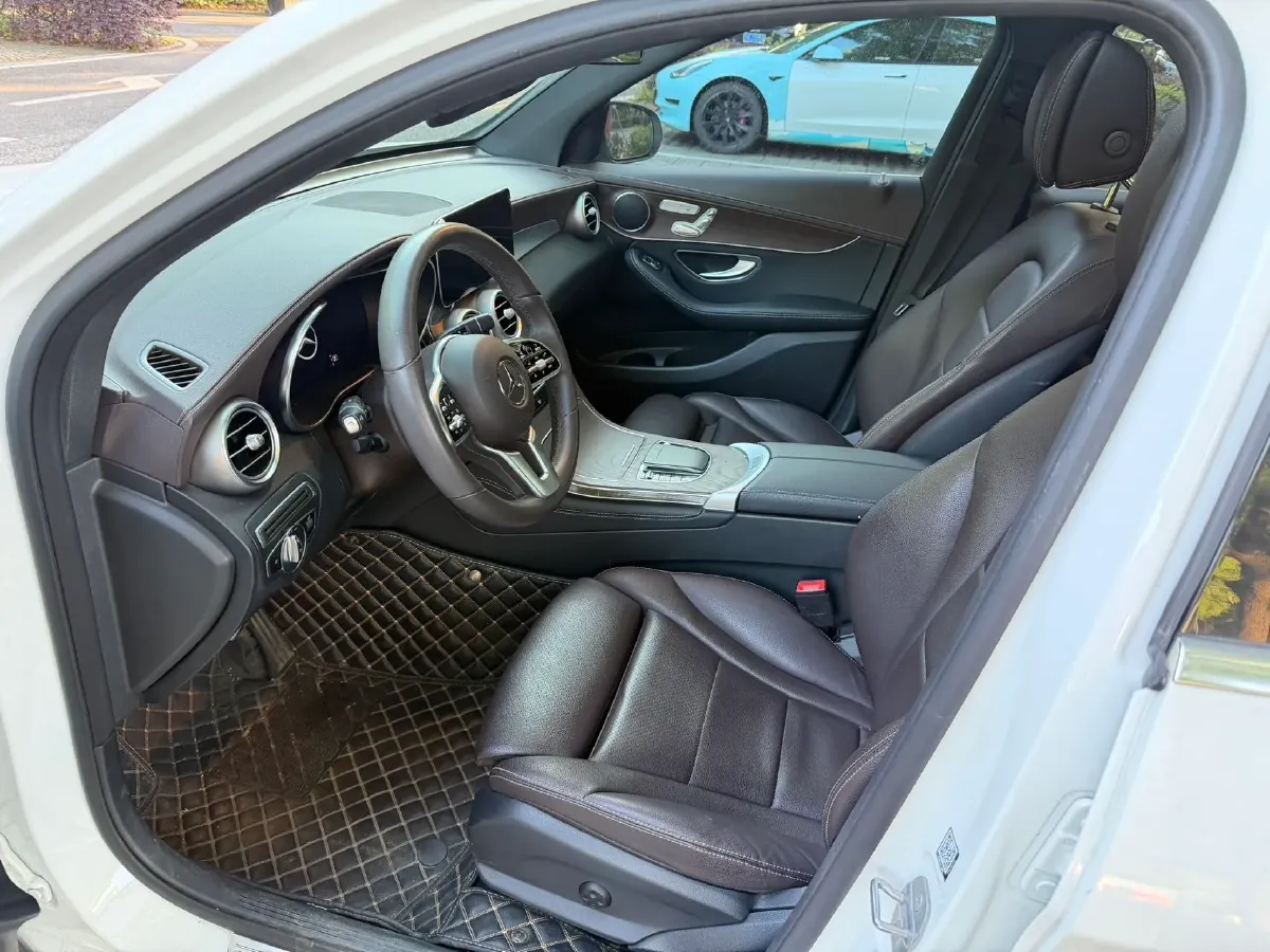 2021 Mercedes-Benz GLC Class 2.0T 197HP L4 9AT,autocango,china used car exporter,china ev exporter,chinese used car exporter,chinese used ev exporter