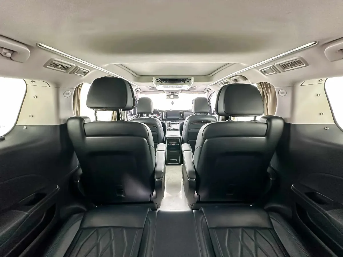 2021 GAC Trumpchi M8 2.0T 252HP L4 8AT,autocango,china used car exporter,china ev exporter,chinese used car exporter,chinese used ev exporter