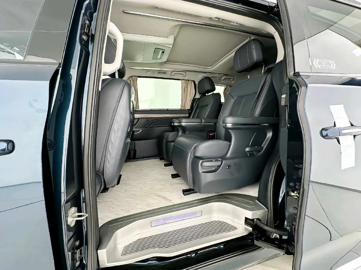2021 GAC Trumpchi M8 2.0T 252HP L4 8AT,autocango,china used car exporter,china ev exporter,chinese used car exporter,chinese used ev exporter