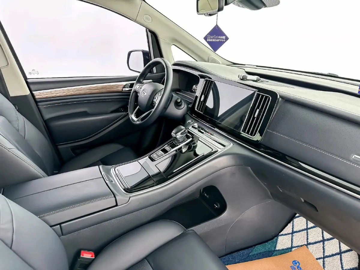 2021 GAC Trumpchi M8 2.0T 252HP L4 8AT,autocango,china used car exporter,china ev exporter,chinese used car exporter,chinese used ev exporter
