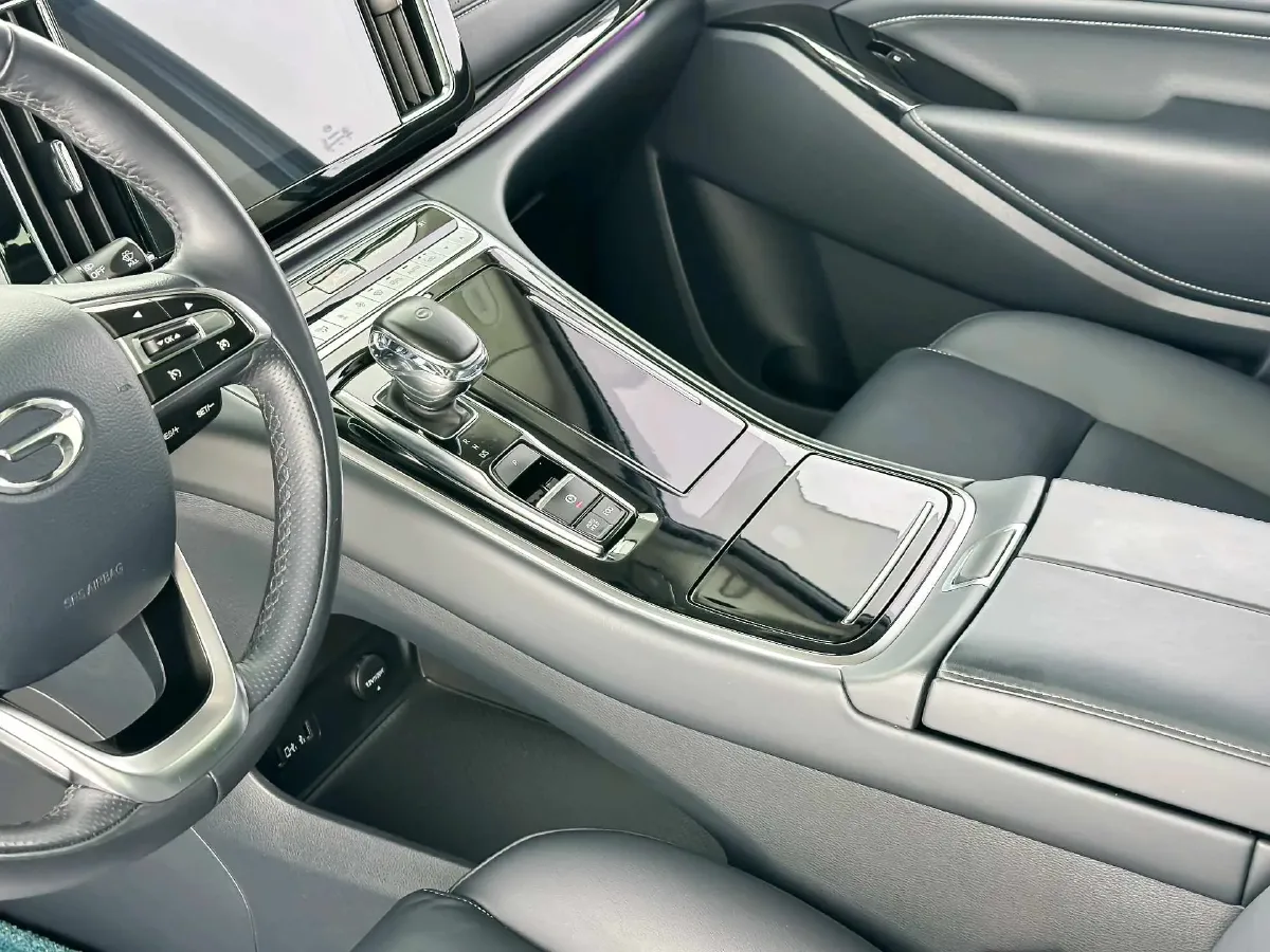 2021 GAC Trumpchi M8 2.0T 252HP L4 8AT,autocango,china used car exporter,china ev exporter,chinese used car exporter,chinese used ev exporter