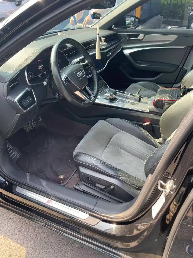 2021 Audi A6L 2.0T 190HP L4 7DCT,autocango,china used car exporter,china ev exporter,chinese used car exporter,chinese used ev exporter