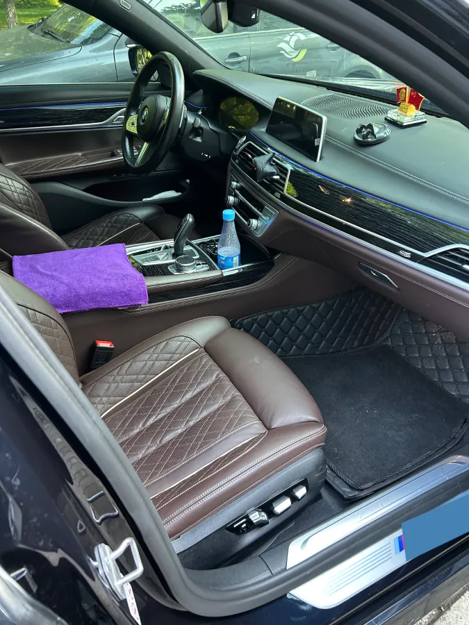 2021 BMW 7 Series 3.0T 340HP L6 8AT,autocango,china used car exporter,china ev exporter,chinese used car exporter,chinese used ev exporter