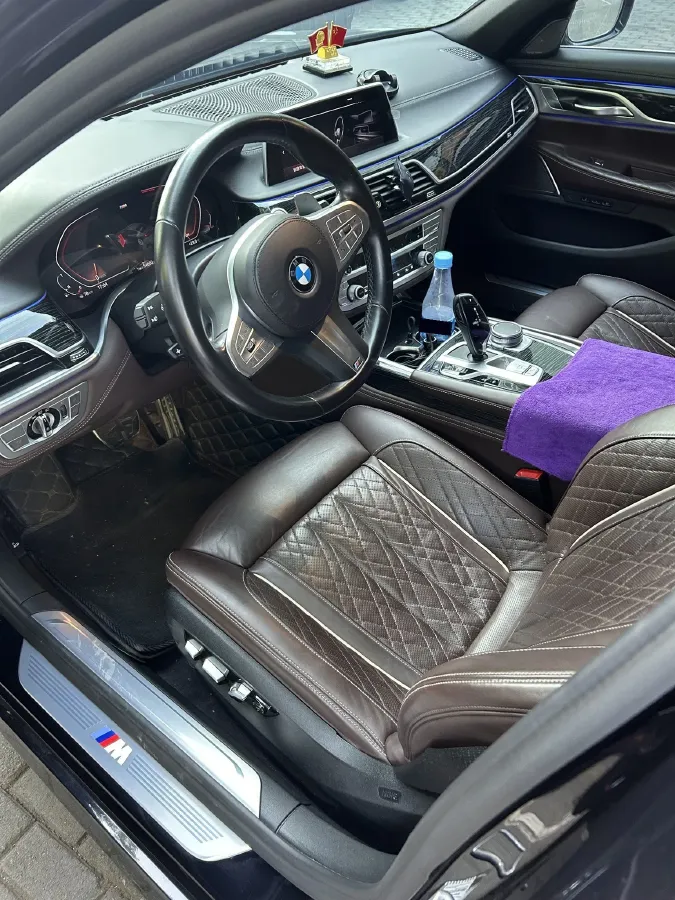2021 BMW 7 Series 3.0T 340HP L6 8AT,autocango,china used car exporter,china ev exporter,chinese used car exporter,chinese used ev exporter