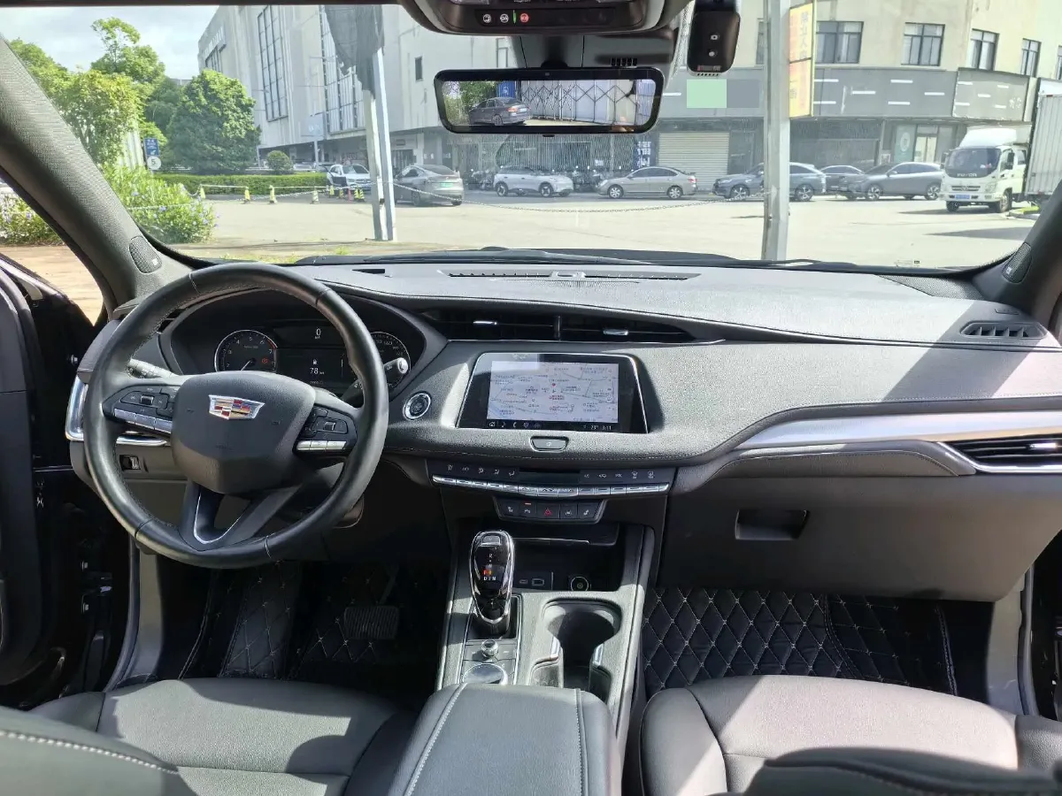 2022 Cadillac XT4 2.0T 237HP L4 9AT,autocango,china used car exporter,china ev exporter,chinese used car exporter,chinese used ev exporter