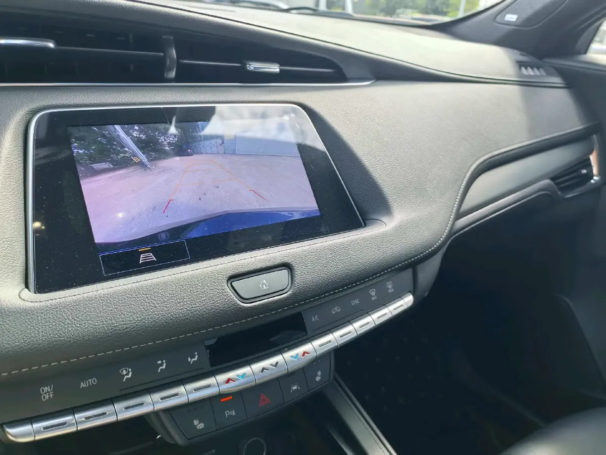 2022 Cadillac XT4 2.0T 237HP L4 9AT,autocango,china used car exporter,china ev exporter,chinese used car exporter,chinese used ev exporter