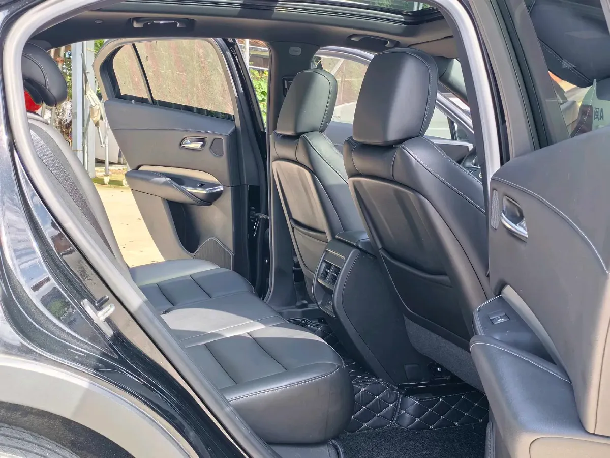 2022 Cadillac XT4 2.0T 237HP L4 9AT,autocango,china used car exporter,china ev exporter,chinese used car exporter,chinese used ev exporter