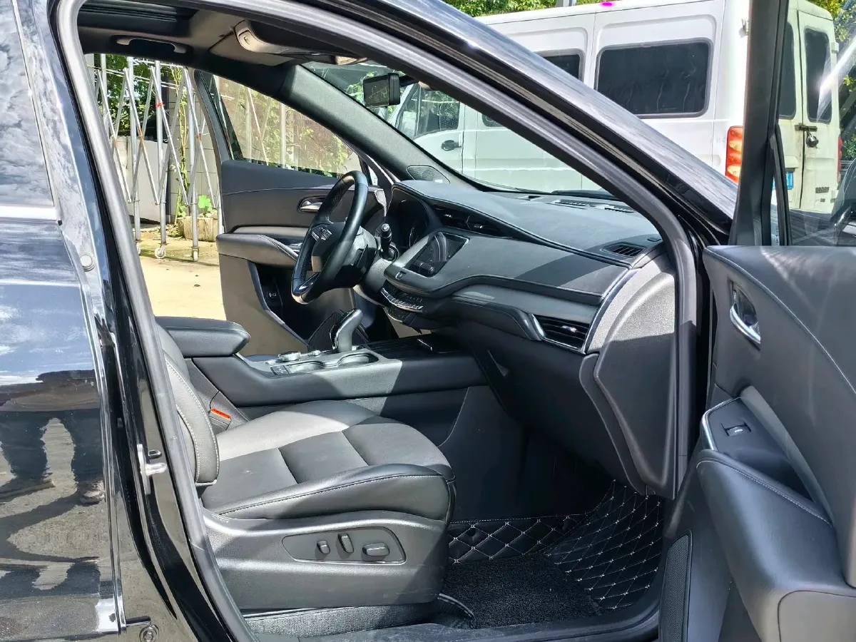 2022 Cadillac XT4 2.0T 237HP L4 9AT,autocango,china used car exporter,china ev exporter,chinese used car exporter,chinese used ev exporter