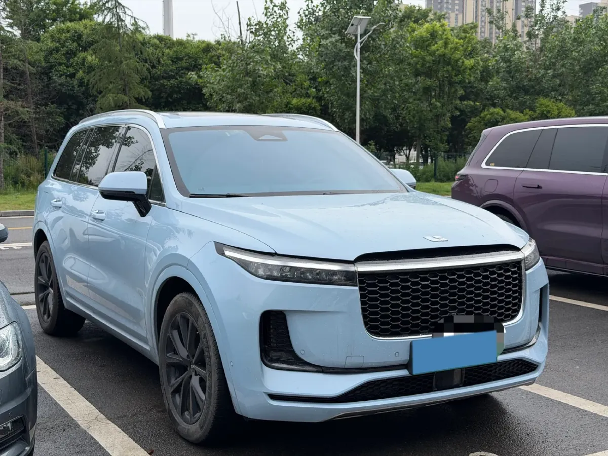 2021 Li ONE Range Extended 131HP REEV 40.5KWH,autocango,china used car exporter,china ev exporter,chinese used car exporter,chinese used ev exporter