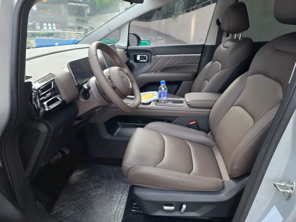 2025 BAW RuiSheng Trump M7 2.0L 144HP L4 8AT,autocango,china used car exporter,china ev exporter,chinese used car exporter,chinese used ev exporter