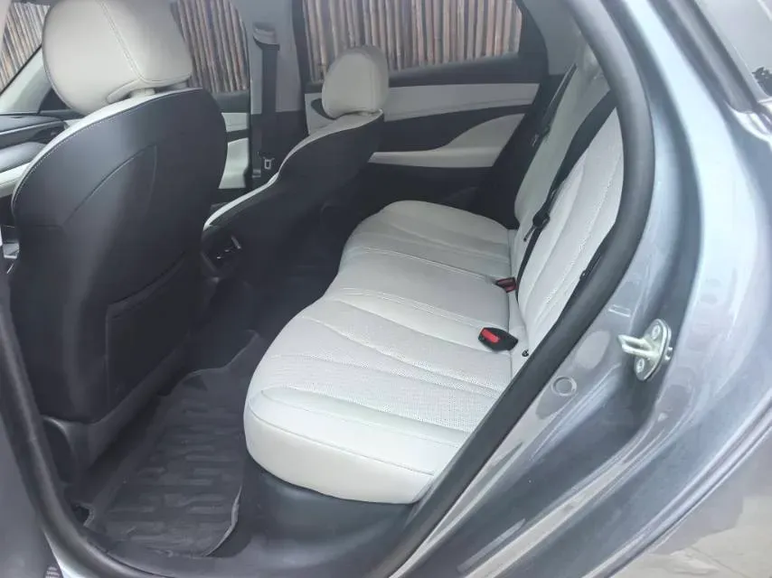 2025 BYD Seal05 DM-i 1.5L 101HP L4 E-CVT PHEV 15.87KWH,autocango,china used car exporter,china ev exporter,chinese used car exporter,chinese used ev exporter