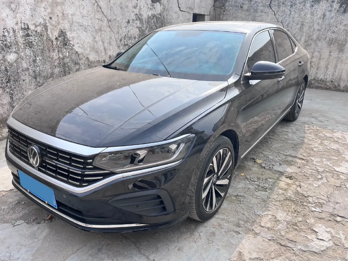 2024 Volkswagen Passat 2.0T 220HP L4 7DCT,autocango,china used car exporter,china ev exporter,chinese used car exporter,chinese used ev exporter