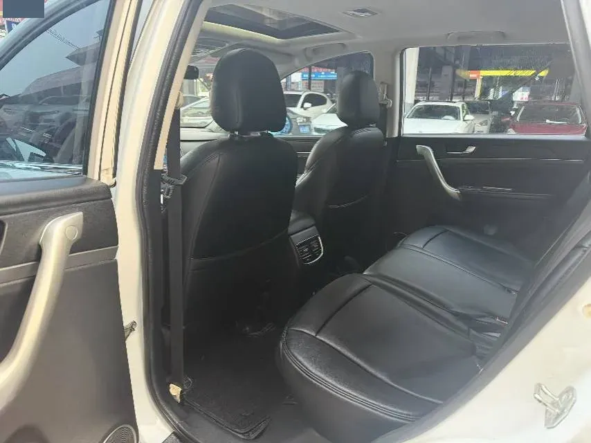 2018 Haval M6 1.5T 150HP L4 7DCT,autocango,china used car exporter,china ev exporter,chinese used car exporter,chinese used ev exporter
