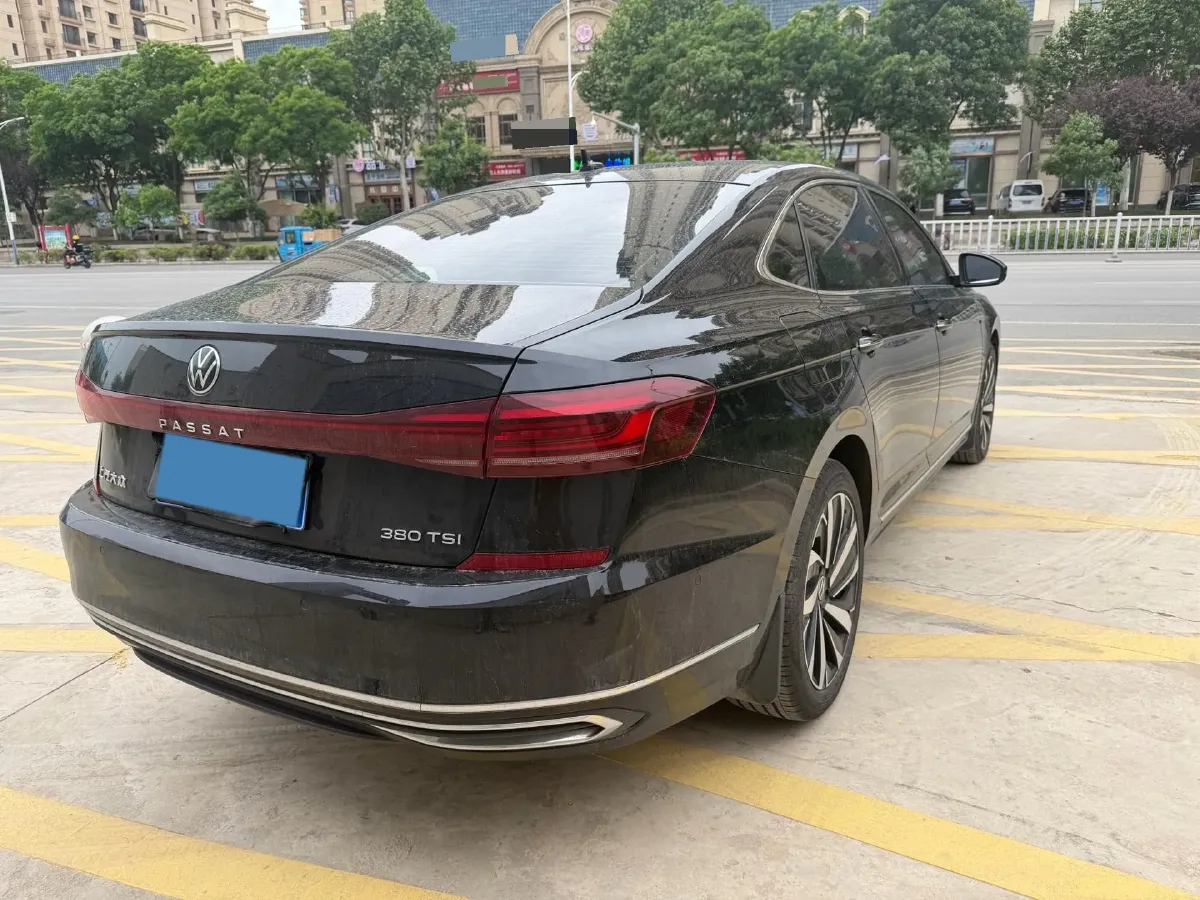 2023 Volkswagen Passat 2.0T 220HP L4 7DCT,autocango,china used car exporter,china ev exporter,chinese used car exporter,chinese used ev exporter