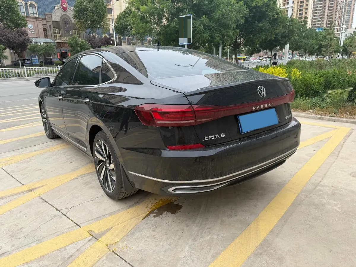 2023 Volkswagen Passat 2.0T 220HP L4 7DCT,autocango,china used car exporter,china ev exporter,chinese used car exporter,chinese used ev exporter