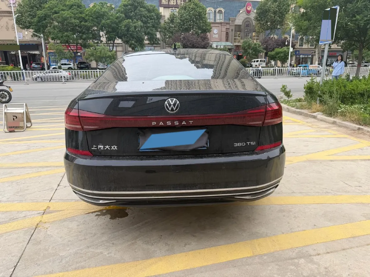 2023 Volkswagen Passat 2.0T 220HP L4 7DCT,autocango,china used car exporter,china ev exporter,chinese used car exporter,chinese used ev exporter