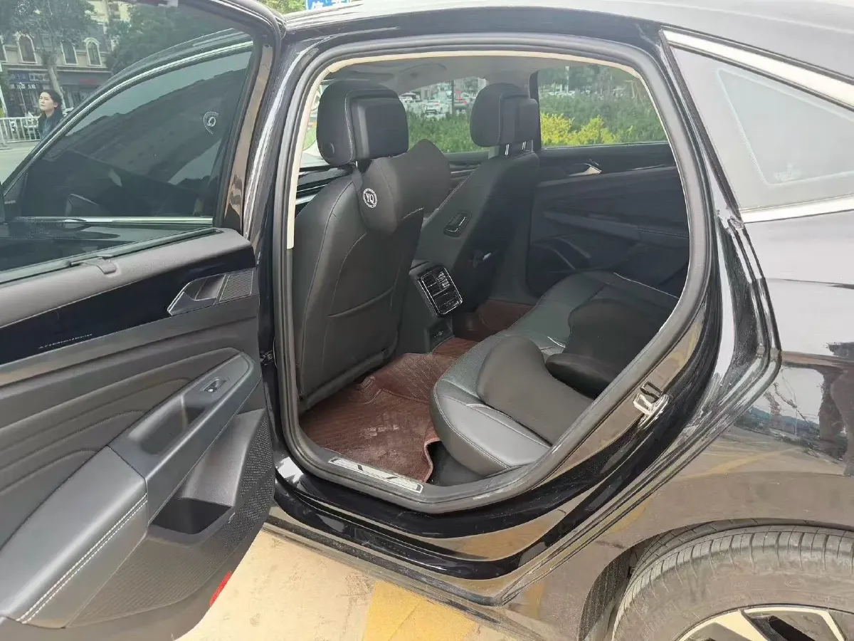 2023 Volkswagen Passat 2.0T 220HP L4 7DCT,autocango,china used car exporter,china ev exporter,chinese used car exporter,chinese used ev exporter