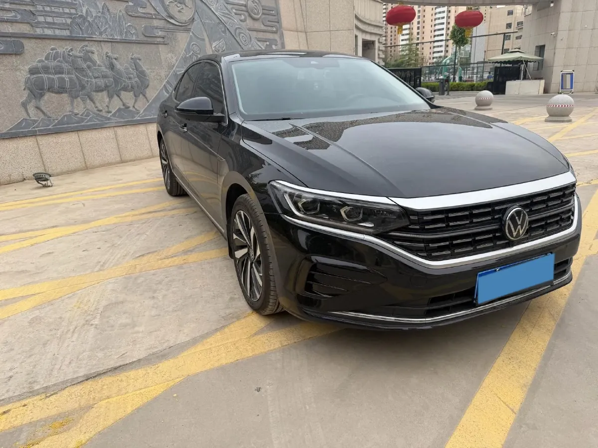 2023 Volkswagen Passat 2.0T 220HP L4 7DCT,autocango,china used car exporter,china ev exporter,chinese used car exporter,chinese used ev exporter