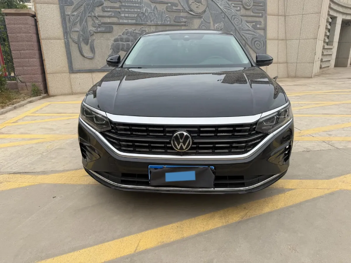 2023 Volkswagen Passat 2.0T 220HP L4 7DCT,autocango,china used car exporter,china ev exporter,chinese used car exporter,chinese used ev exporter