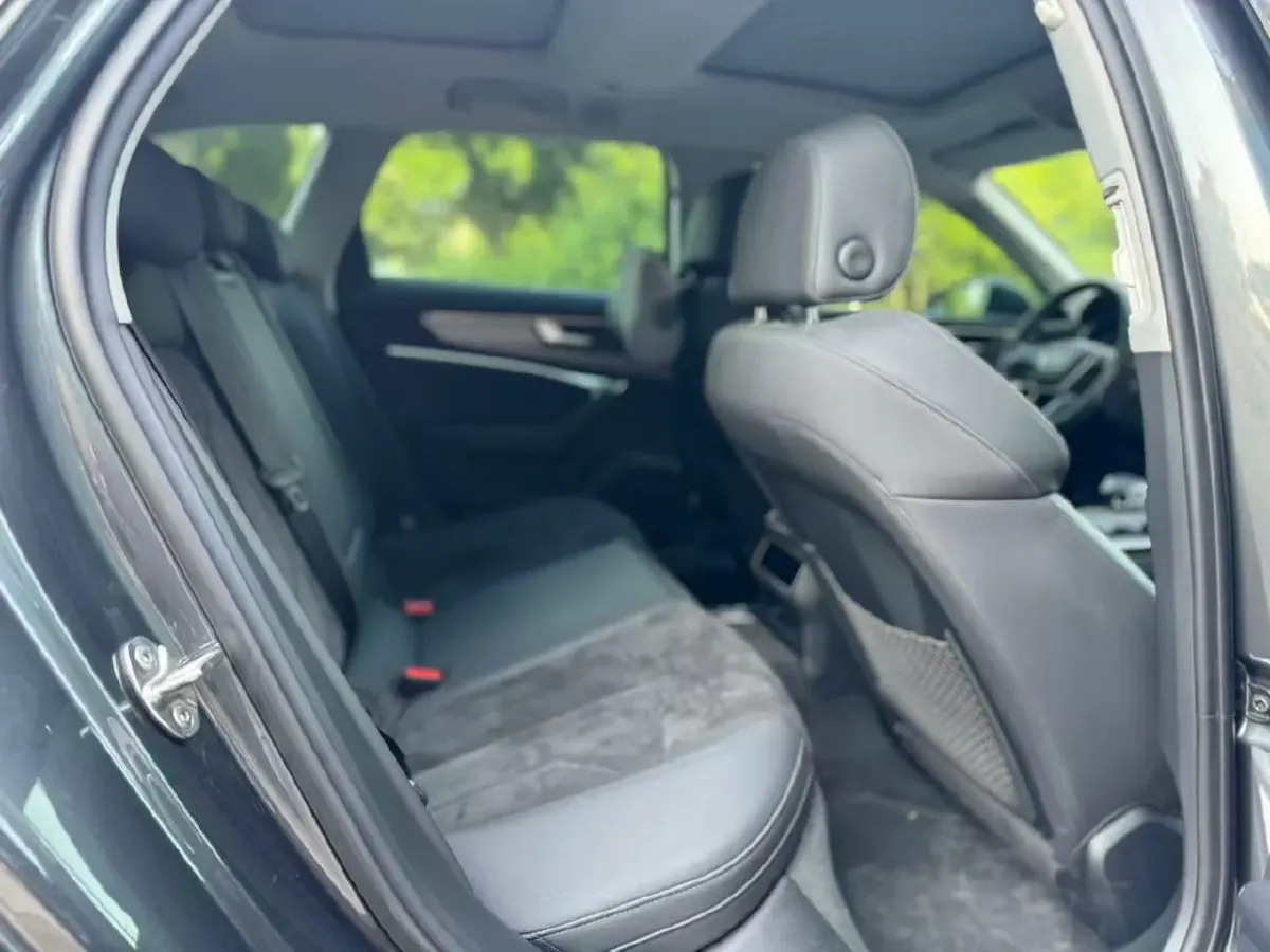 2021 Audi A6 2.0T 190HP L4 7DCT,autocango,china used car exporter,china ev exporter,chinese used car exporter,chinese used ev exporter