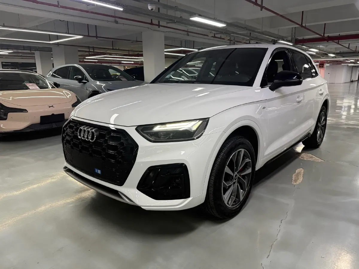 2025 Audi Q5L 2.0T 190HP L4 7DCT,autocango,china used car exporter,china ev exporter,chinese used car exporter,chinese used ev exporter