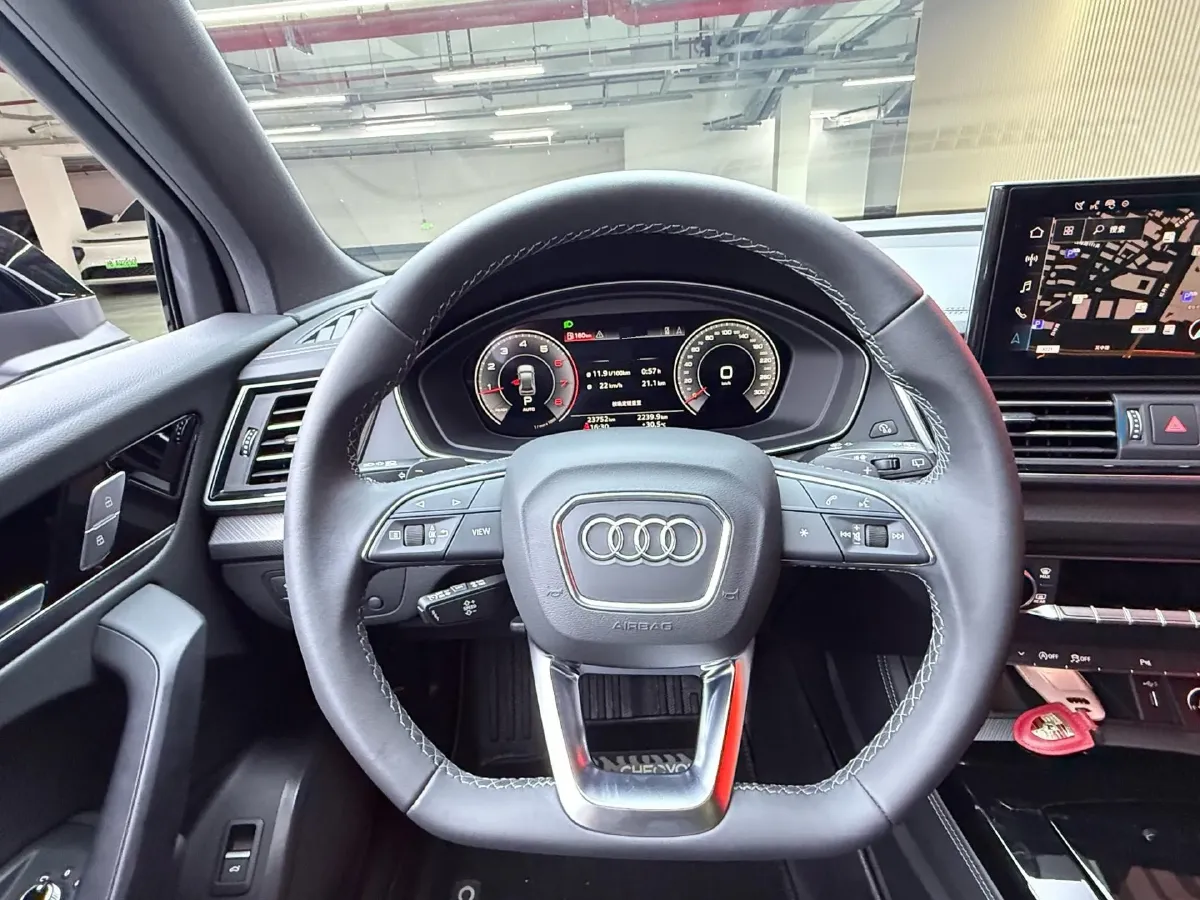 2025 Audi Q5L 2.0T 190HP L4 7DCT,autocango,china used car exporter,china ev exporter,chinese used car exporter,chinese used ev exporter