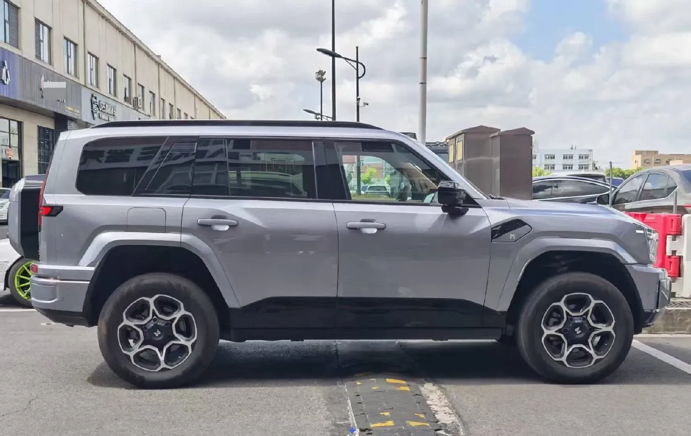 2025 M Hero WarriorM817 1.5T 197HP L4 2DHT PHEV,autocango,china used car exporter,china ev exporter,chinese used car exporter,chinese used ev exporter