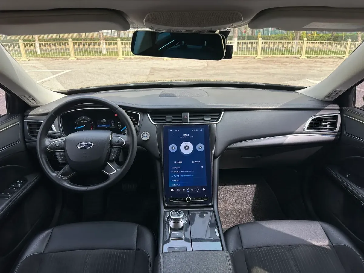 2024 Bestune B70 1.5T 169HP L4 7DCT,autocango,china used car exporter,china ev exporter,chinese used car exporter,chinese used ev exporter