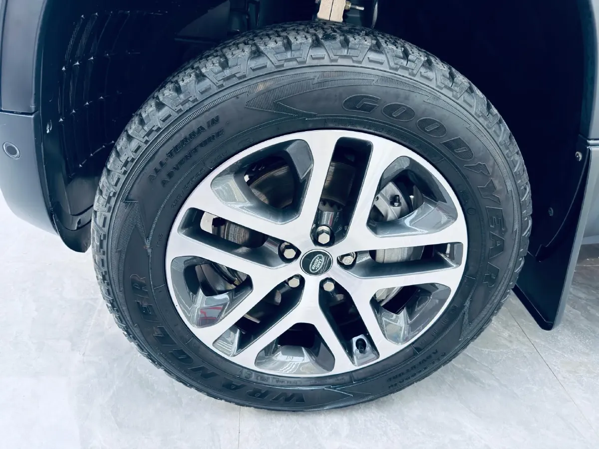 2024 Land Rover Defender 3.0T 400HP L6 8AT,autocango,china used car exporter,china ev exporter,chinese used car exporter,chinese used ev exporter
