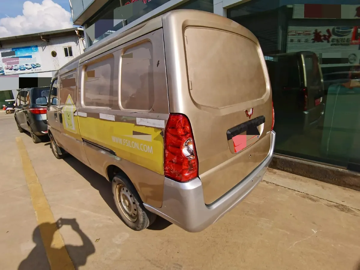 2019 WuLing RongGuang 1.5L 107HP L4 5MT,autocango,china used car exporter,china ev exporter,chinese used car exporter,chinese used ev exporter